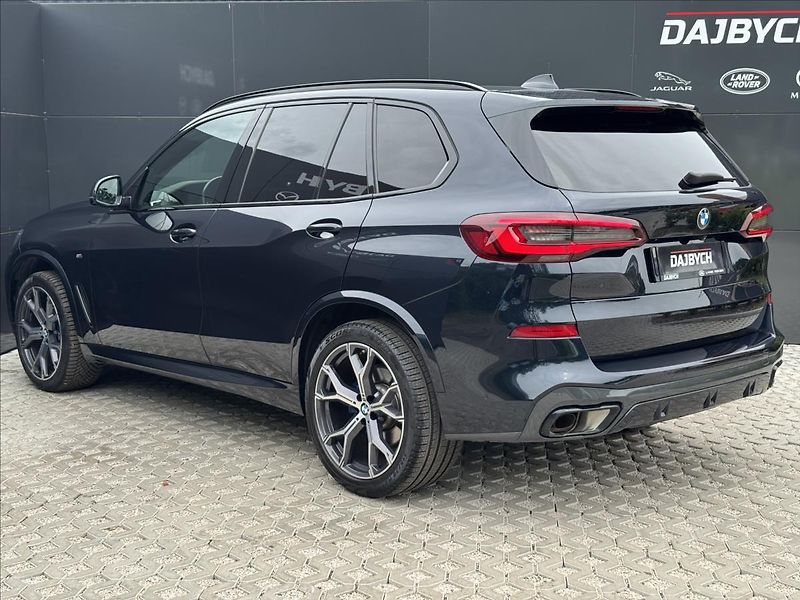BMW X5 3,0 40i xDrive M-Packet ČR DPH - fotka 6 z 26