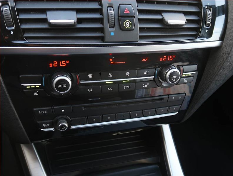 BMW X4 (2018) M Sport xDrive30d, 4X4 - fotka 18 z 20