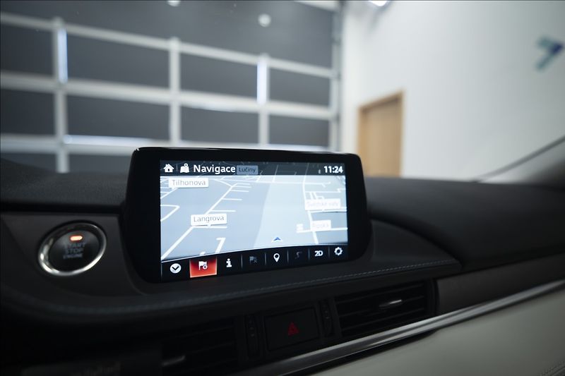 Mazda 6 2,5 SKYACTIV-G AT NAVI KŮŽE ČR - fotka 32 z 44