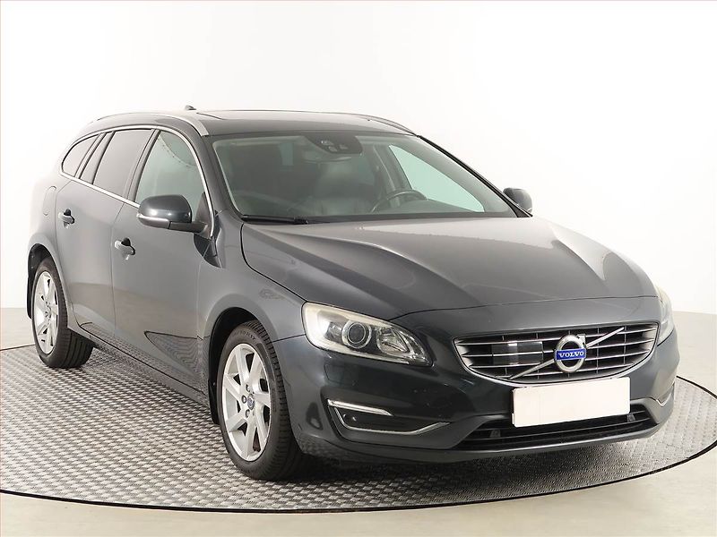 Volvo V60 (2014) D4 2.0, Automat, Navi, Xenony - fotografie inzerátu