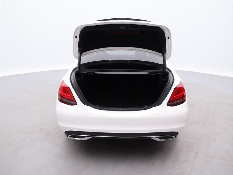 Mercedes-Benz Třídy C 1,6 C180 115 kW Full LED - fotka 9 z 32