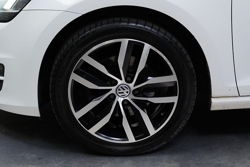 Volkswagen Golf - fotka 10 z 24