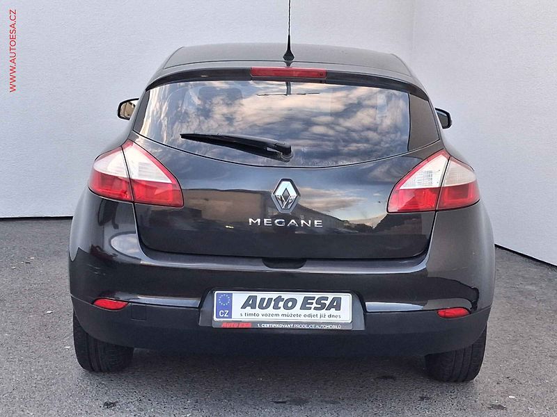 Renault Mégane (2009) 1.6i 16V, 1.maj,ČR, AC - fotka 5 z 15