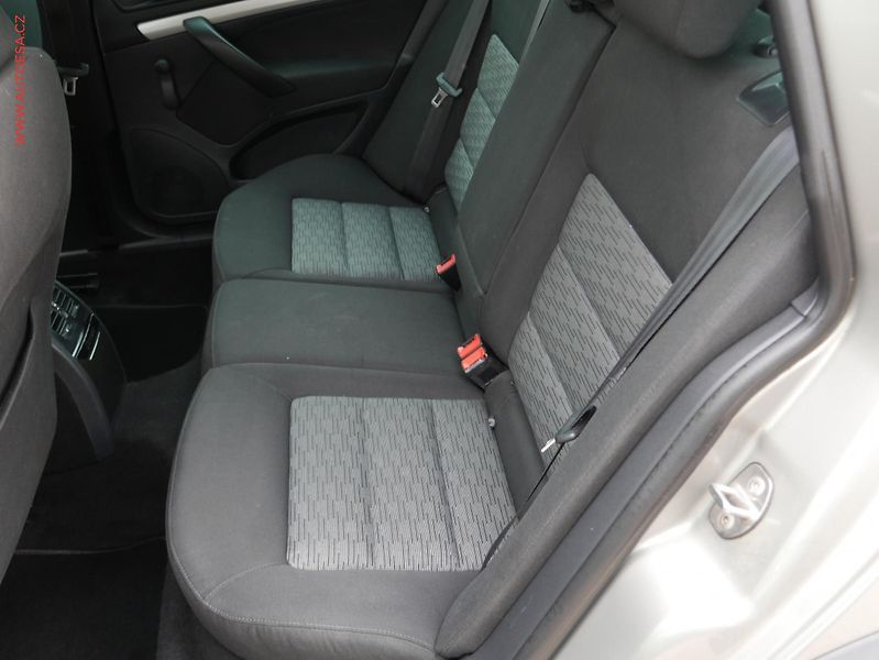 Škoda Octavia (2009) 1.4 TSi, AC - fotka 10 z 15