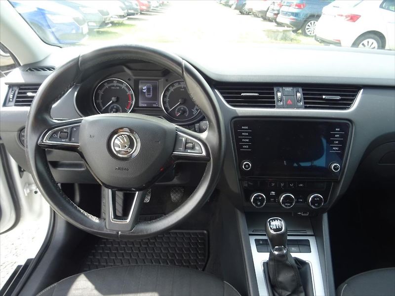 Škoda Octavia 1,0 TSi 85 kw - fotka 12 z 19