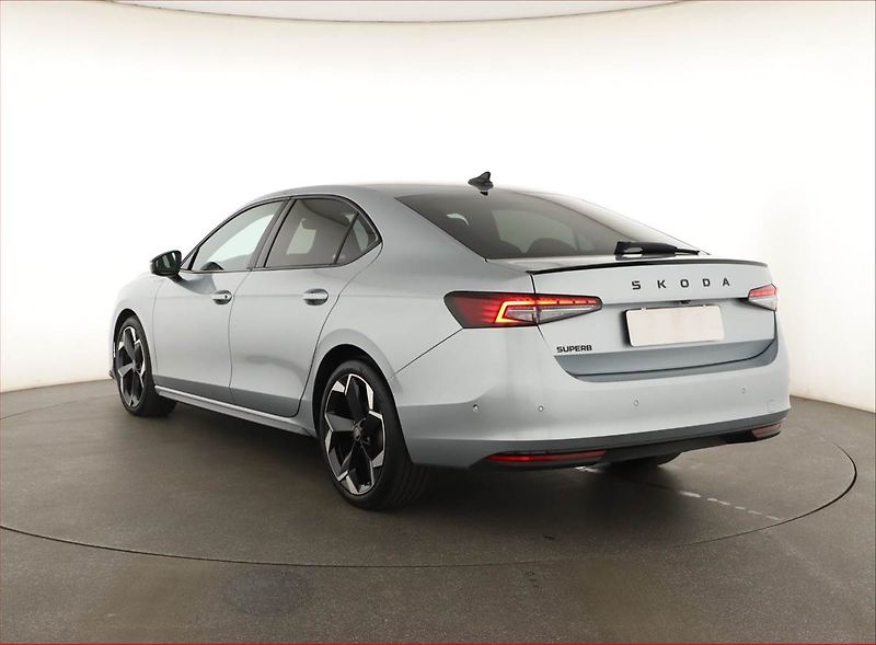 Škoda Superb (2025) 2.0 TDI, Sportline - fotka 4 z 21