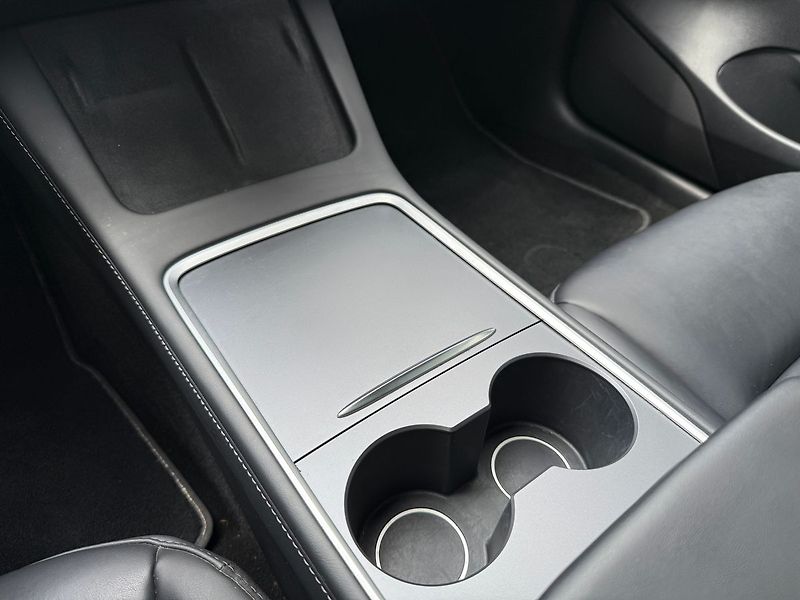 Tesla Model 3 Standart Range Enhanced autopi - fotka 27 z 38
