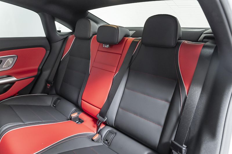 Mercedes-Benz CLA 220 AMG*4MATI*Superscreen*Pano - fotka 9 z 38