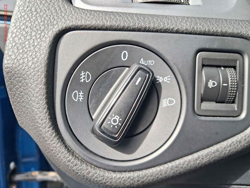 Volkswagen Golf (2014) 1.6 TDi, autoAC - fotka 16 z 17