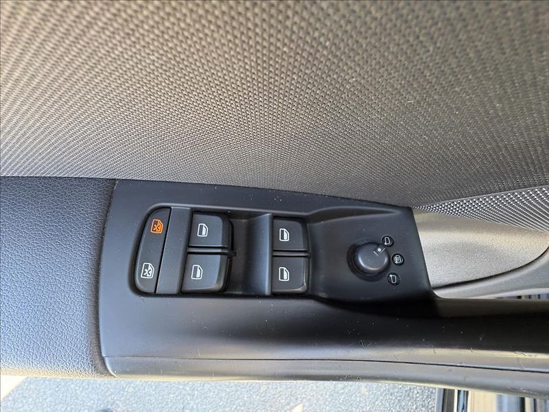 Audi Q3 2,0 TDi 103kW Xenon,Výhřev,Nav - fotka 4 z 33