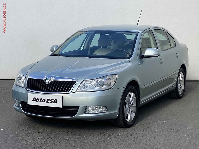 Škoda Octavia (2012) 1.6 TDi, Elegance, +kola - fotka 3 z 17