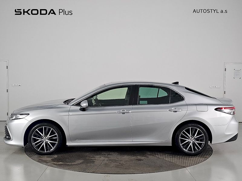 Toyota Camry (2023) 2.5HEV 218k PRESTIGE - fotka 3 z 32