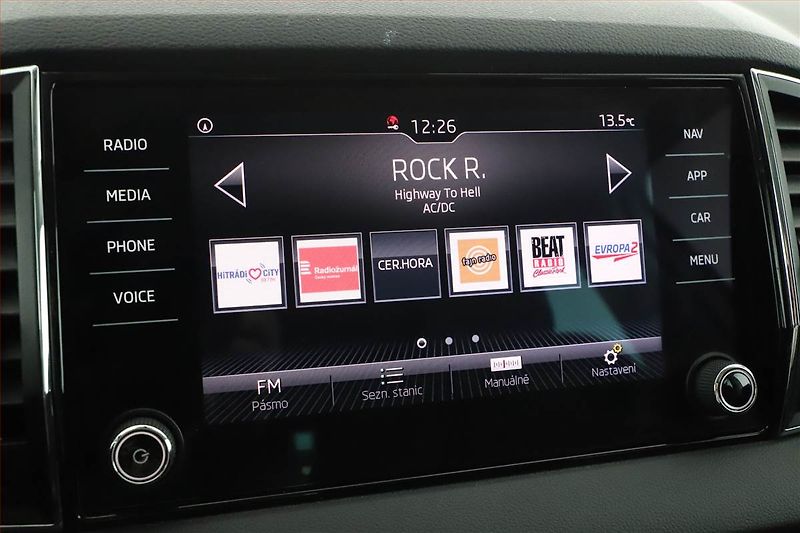 Škoda Karoq (2019) Style 1.6 TDI, Automat - fotka 10 z 16