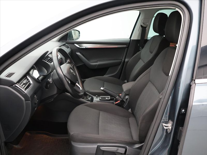 Škoda Octavia 1,8 TSI 132kW Style CZ - fotka 10 z 27