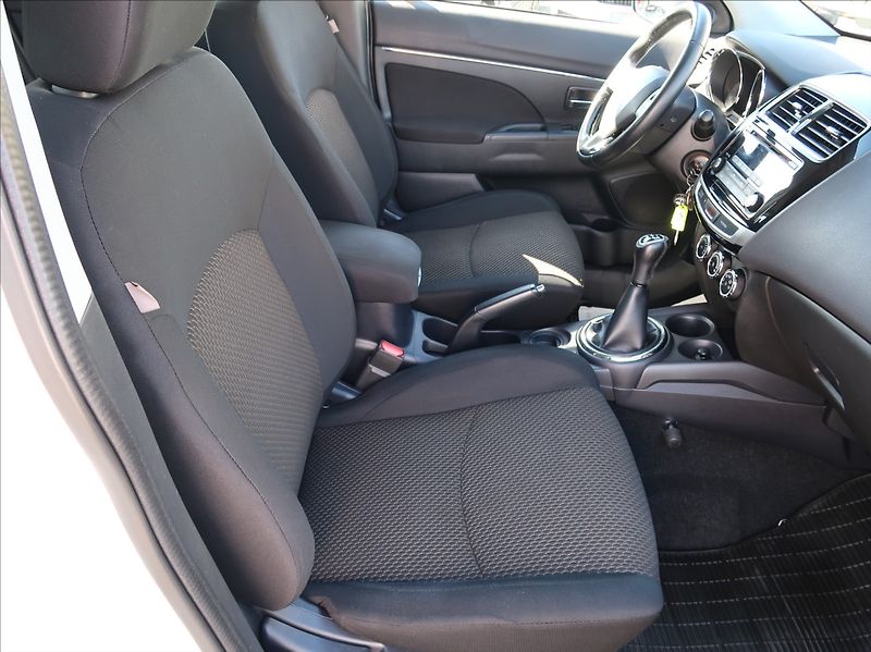 Mitsubishi ASX 1,6 MIVEC,86kW,1majČR,Serv.kn. - fotka 13 z 23