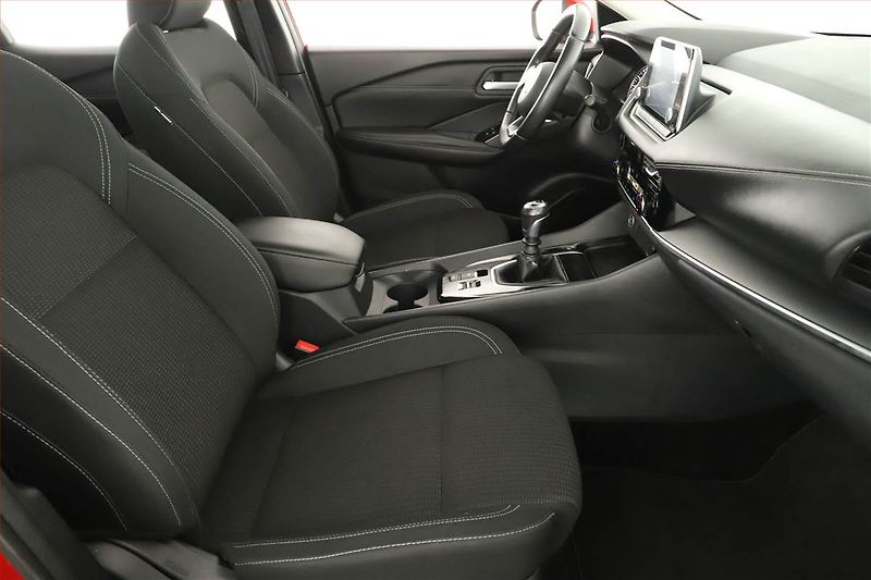 Nissan Qashqai (2021) 1.3 DIG-T - fotka 7 z 13