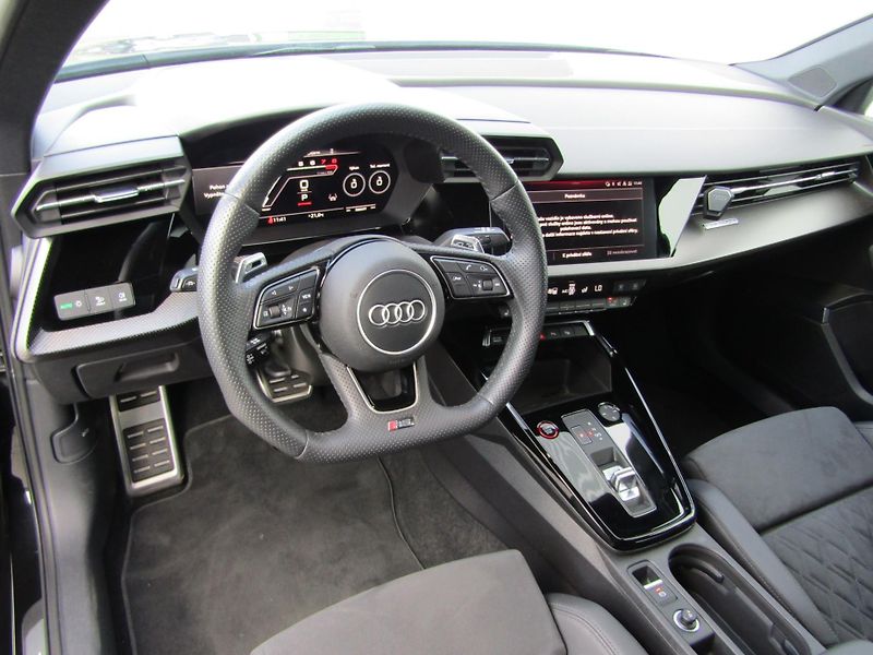 Audi RS 3 (2024) 2,5 TFSI Quattro 294KW - fotka 5 z 30