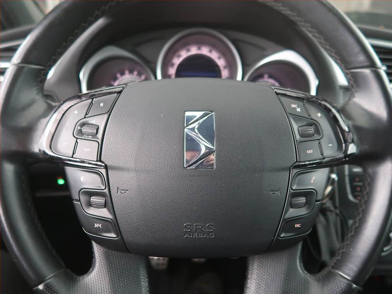 Citroën DS4 (2011) 2.0 BlueHDI, Navi, Xenony - fotka 18 z 21