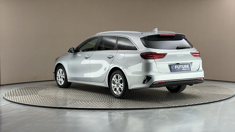 Kia Ceed 1.5 T-GDI Top - fotka 2 z 25