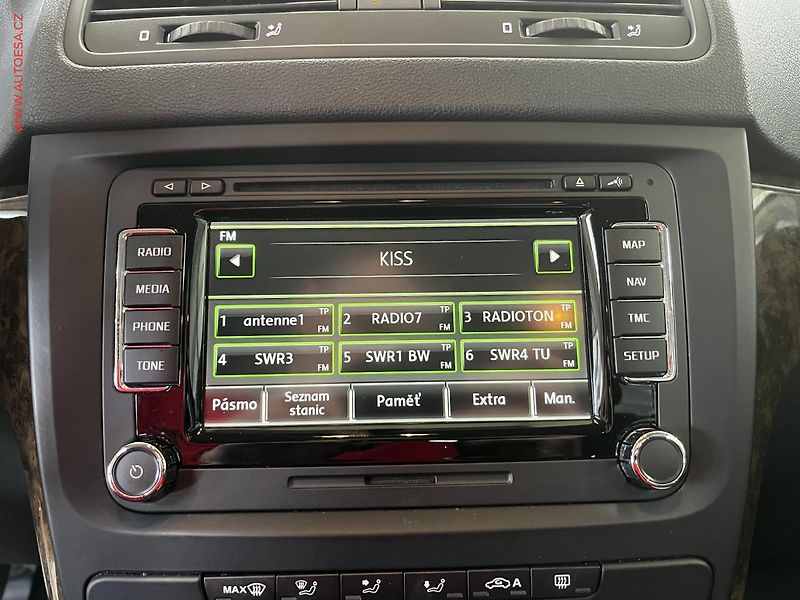 Peugeot 5008 (2010) 1.6i, 1.maj, AAC, tempo - fotka 14 z 16