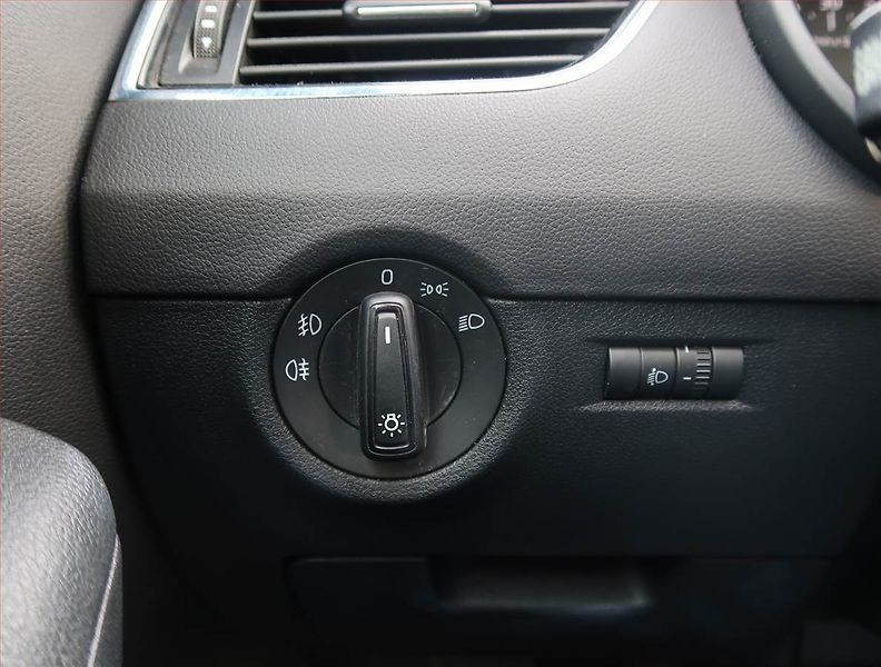 Škoda Octavia (2014) 1.6 TDI, 4X4, Tempomat - fotka 16 z 19