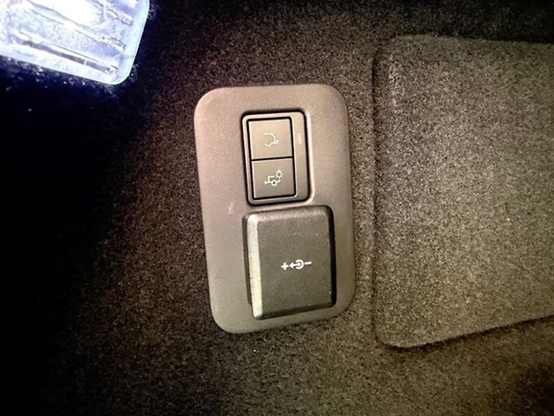 Land Rover Range Rover Evoque D200 150kW HSE R-dynamic - fotka 42 z 45