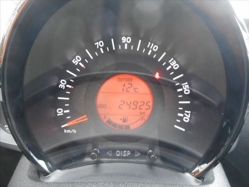 Citroën C1 1,0 VTi - fotka 12 z 23