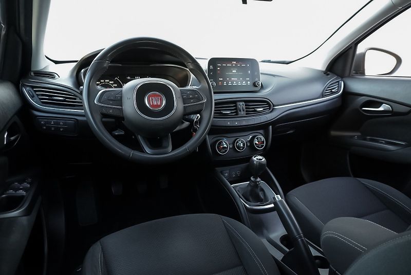 Fiat Tipo 1.4 LOUNGE - fotka 16 z 22