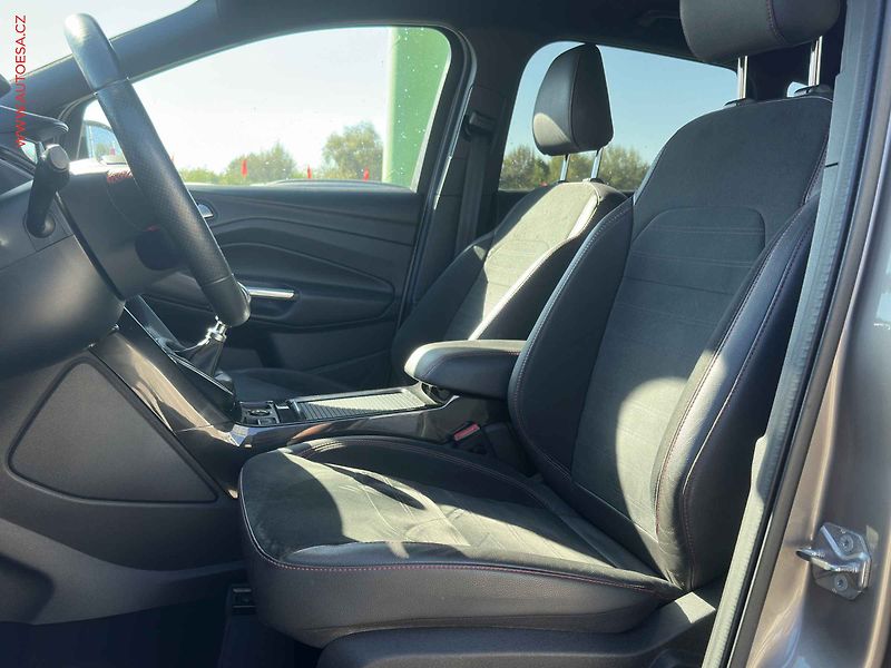 Ford Kuga (2019) 1.5EB, AC, park.čidla - fotka 9 z 22