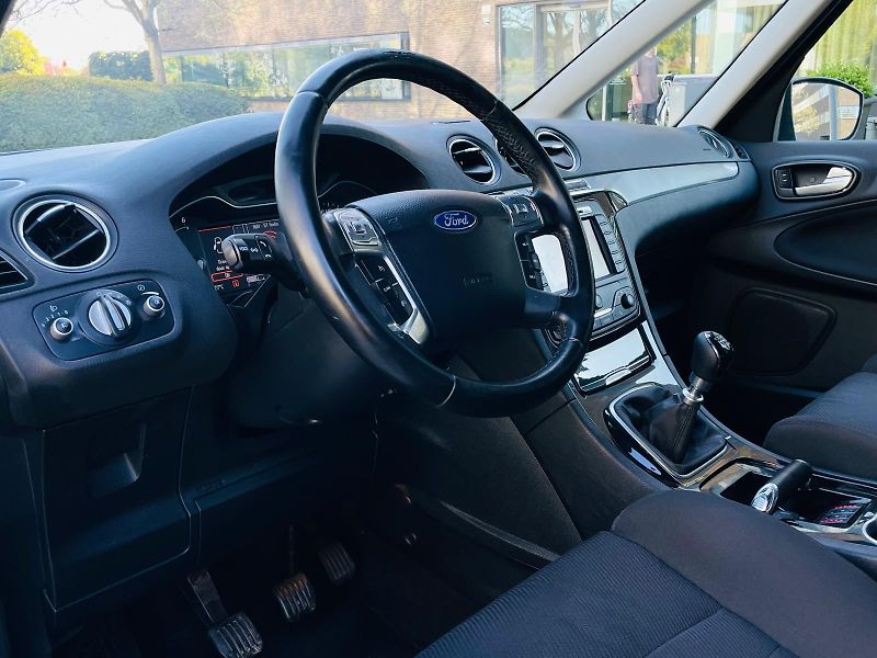 Ford Galaxy 2.2TDCi MANUÁL 7 MÍST TAŽNÉ  - fotka 28 z 50