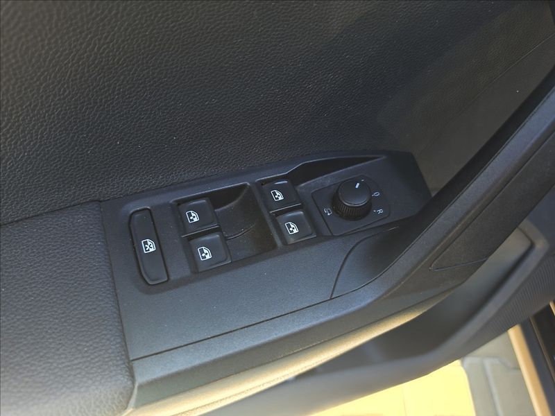Seat Arona 1,0 TSi 85KW Style NAVI ALU - fotka 13 z 44