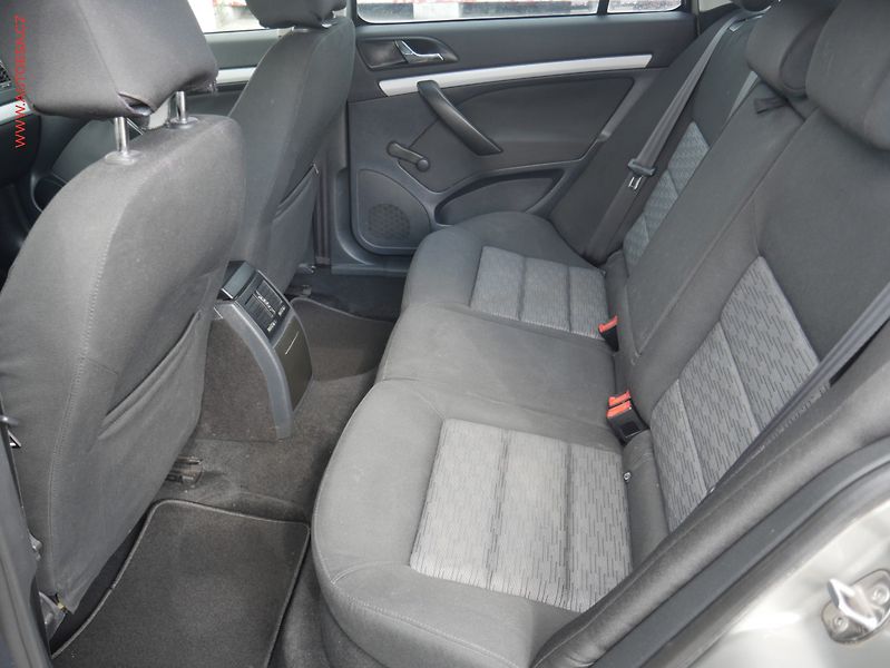 Škoda Octavia (2009) 1.6 MPi, Ambiente, TZ - fotka 10 z 19