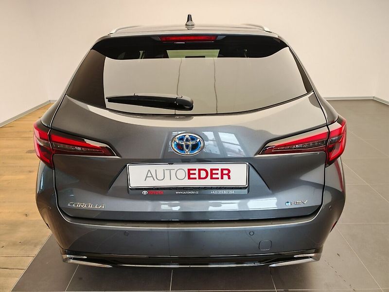 Toyota Corolla 1,8 Hybrid e-CVT Style - fotka 5 z 40
