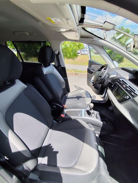 Citroën Grand C4 Picasso (2014) - fotka 23 z 34
