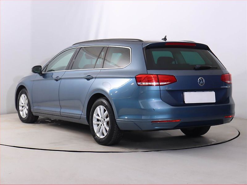 Volkswagen Passat (2015) 2.0 TDI, Automat, Serv.kniha - fotka 4 z 20