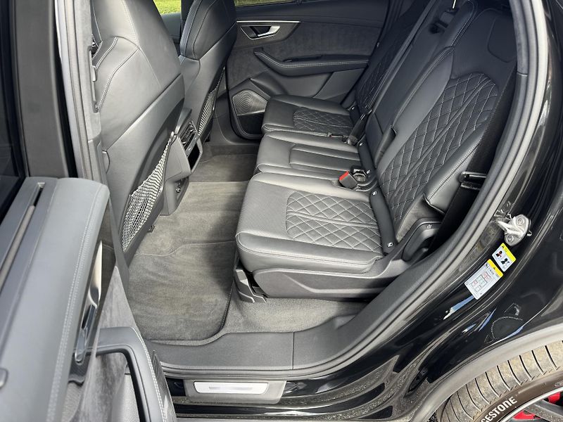 Audi SQ7 SQ7,373kw,7míst,ČR-1.maj. - fotka 17 z 51