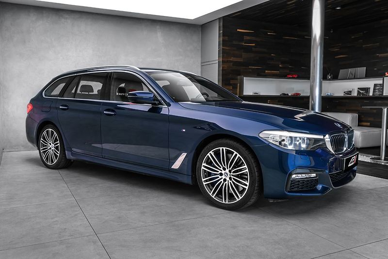 BMW Řada 5 540d Touring xDrive M Sport - fotka 4 z 23