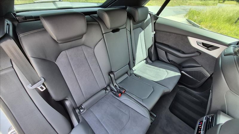 Audi Q8 50 TDI S-LINE 1 MAJ ČR DPH - fotka 12 z 27