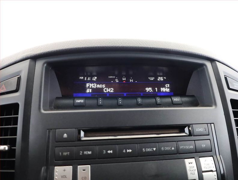 Mitsubishi Pajero (2010) 3.2 DI-D, 4X4, 7 míst - fotka 10 z 16