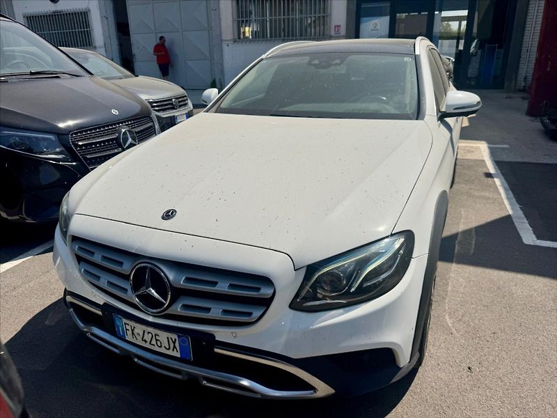 Mercedes-Benz Třídy E 2,0 4Matic Auto All-Terrain od - fotka 7 z 25