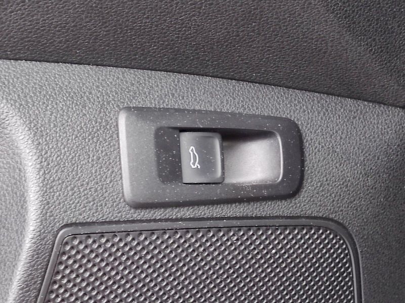 Škoda Karoq (2023) Ambition - Business 2,0 Tdi 85 - fotka 26 z 38