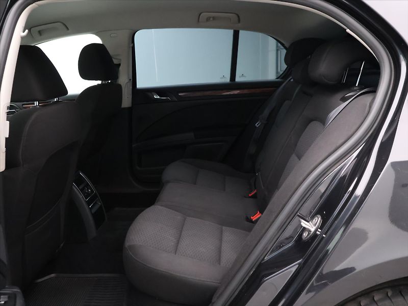 Škoda Superb 2.0 TDI 103kW CZ Xenon Tažné - fotka 13 z 26