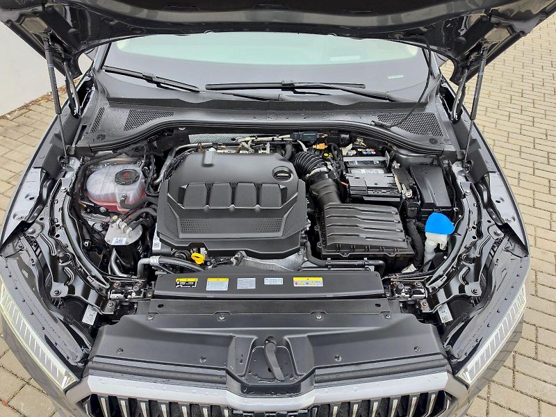 Škoda Superb (2025) COMBI 2,0TDI 110KW DSG L&K - fotka 31 z 35