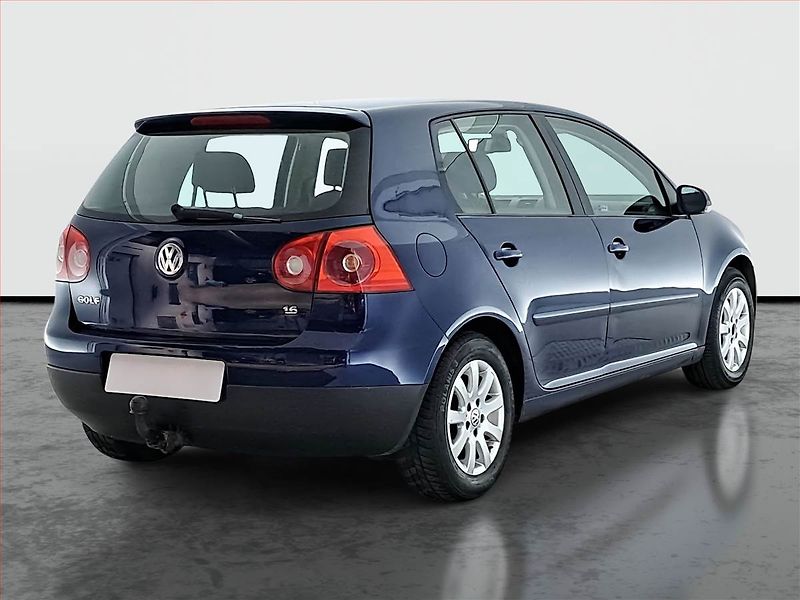Volkswagen Golf (2005) 1.6, po STK, Tažné, Klima - fotka 5 z 13
