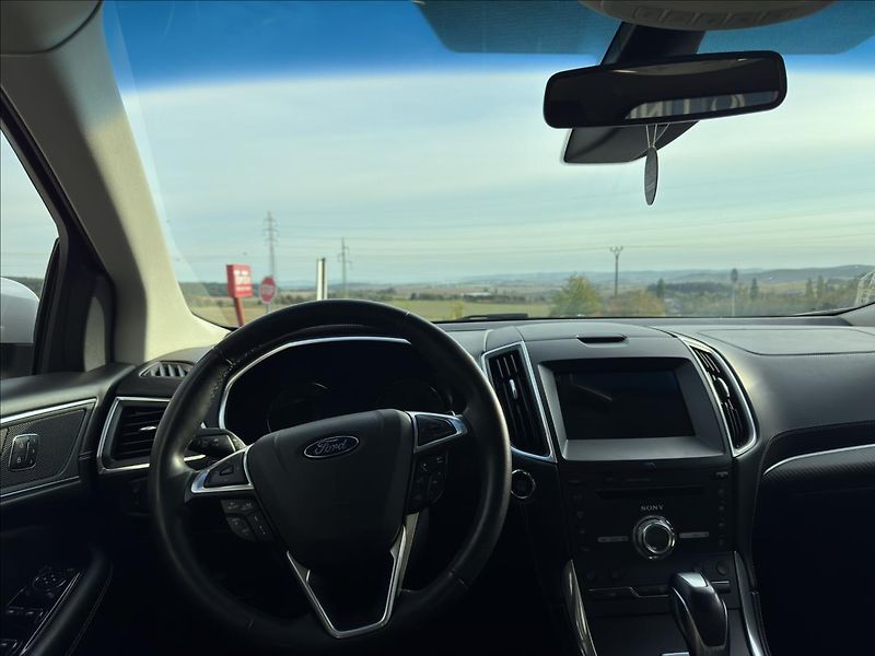 Ford Edge 2,0 TDCi Vignale AWD - fotka 5 z 19