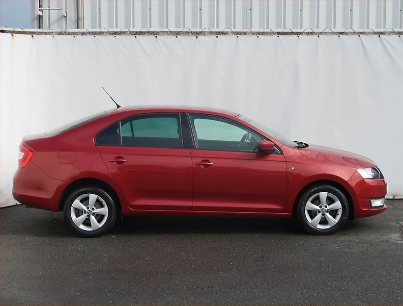 Škoda Rapid (2014) Ambition 1.2 TSI, Serv.kniha - fotka 6 z 17