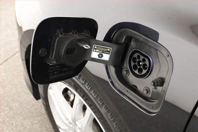 Kia Ceed (2022) 1.6 GDI plug-in - fotka 19 z 20