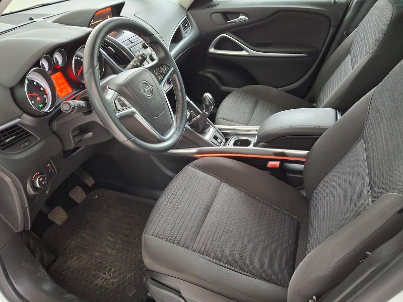 Opel Zafira (2015) Tourer 2,0CDTi 125kW - fotka 6 z 29