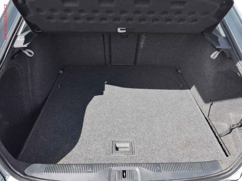 Škoda Octavia (2010) 1.6TDi, ČR, autoAC - fotka 7 z 24
