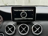 Mercedes-Benz Třídy A A220d-125KW-4M-AMG-ČR-H&K - náhled 20